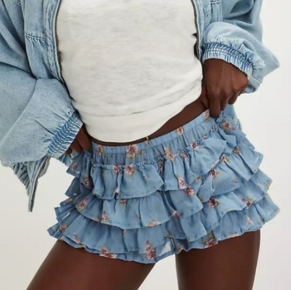 Free People Ruffle Up Bloomer Shorts. NWT. Blue combo